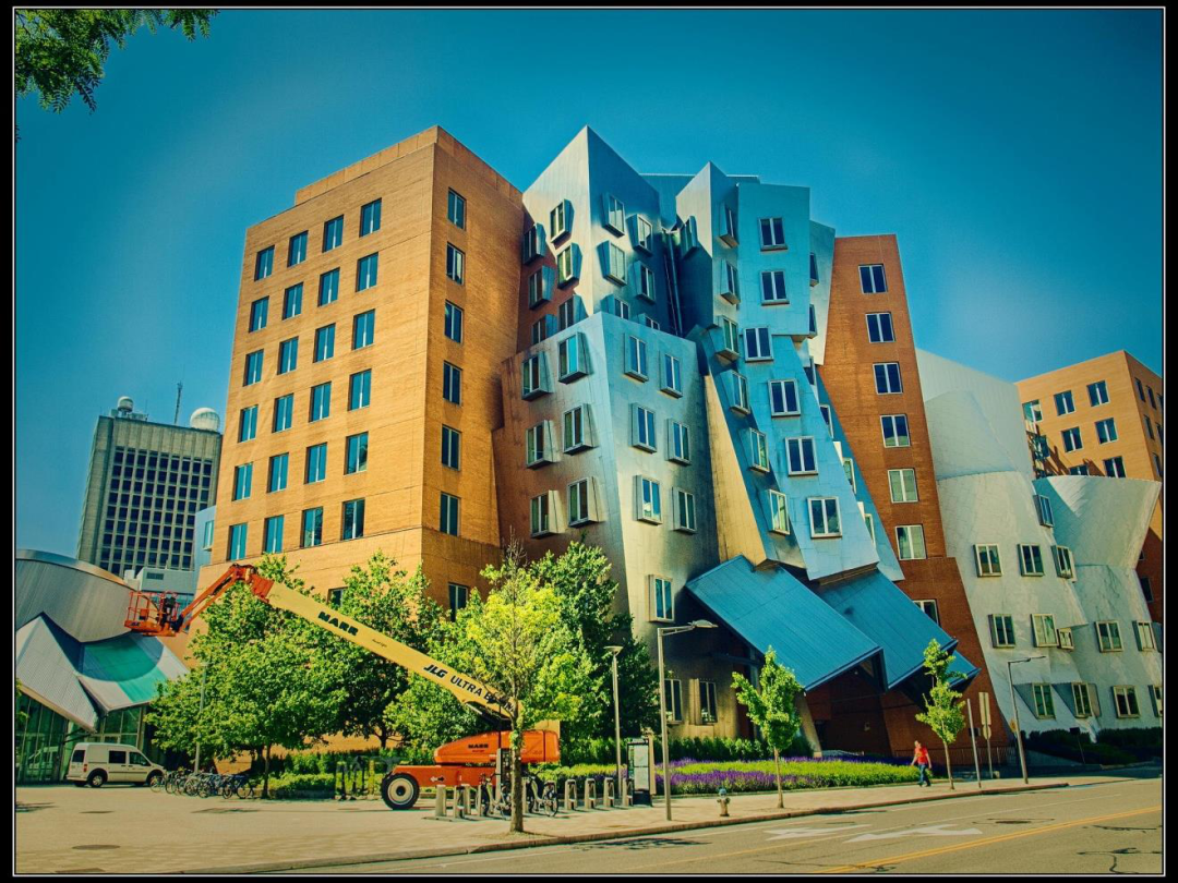 Bldg 20 拆除后，原址上 Frank Gehry 设计的 MIT Stata Center